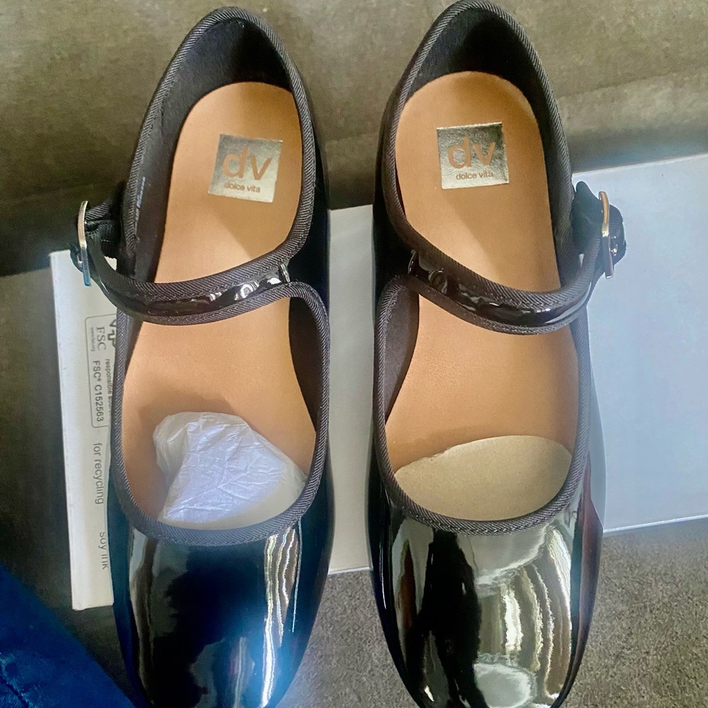 Brand new girls shoes. Dolce Vita Barrett .